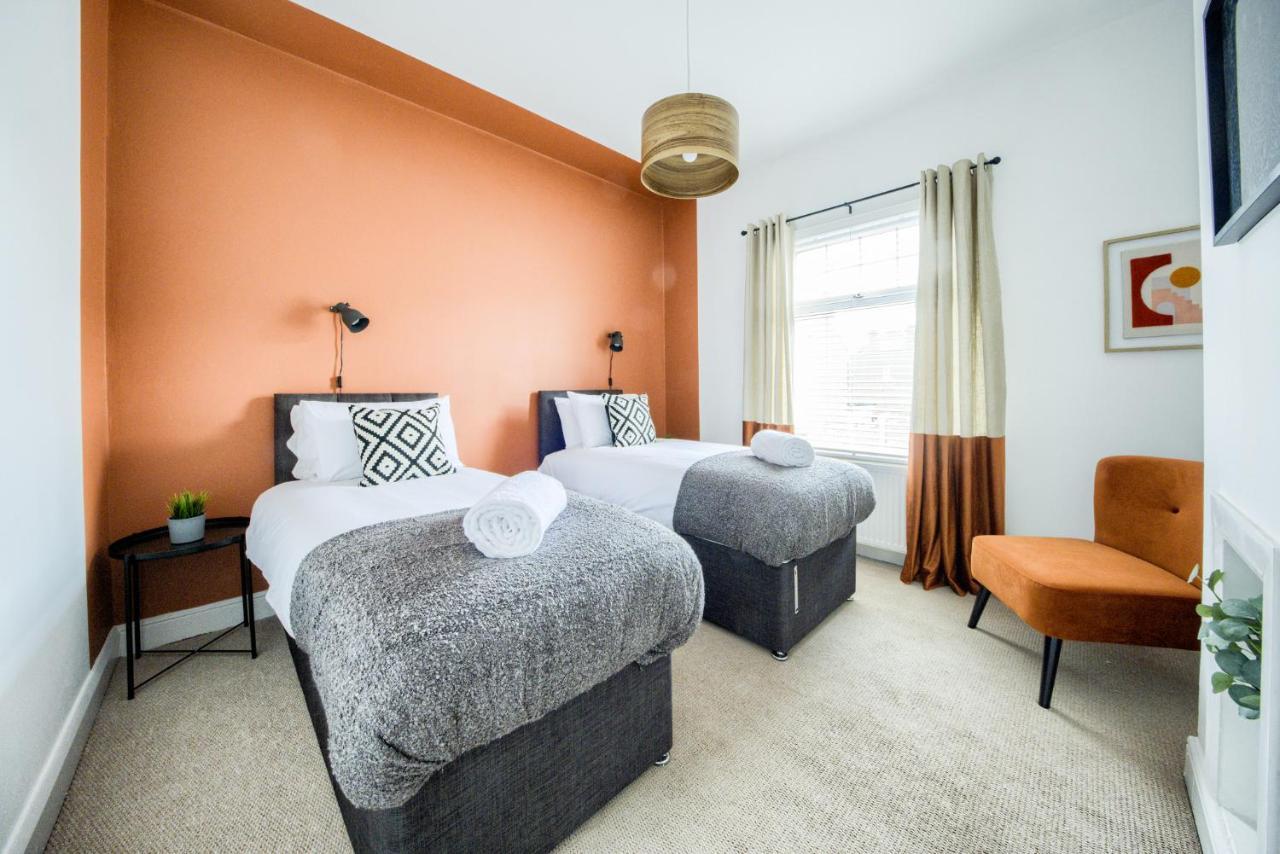 Coventry Fashionable House, City Centre, Free Parking, Sleeps 4, By Empower Homes Esterno foto