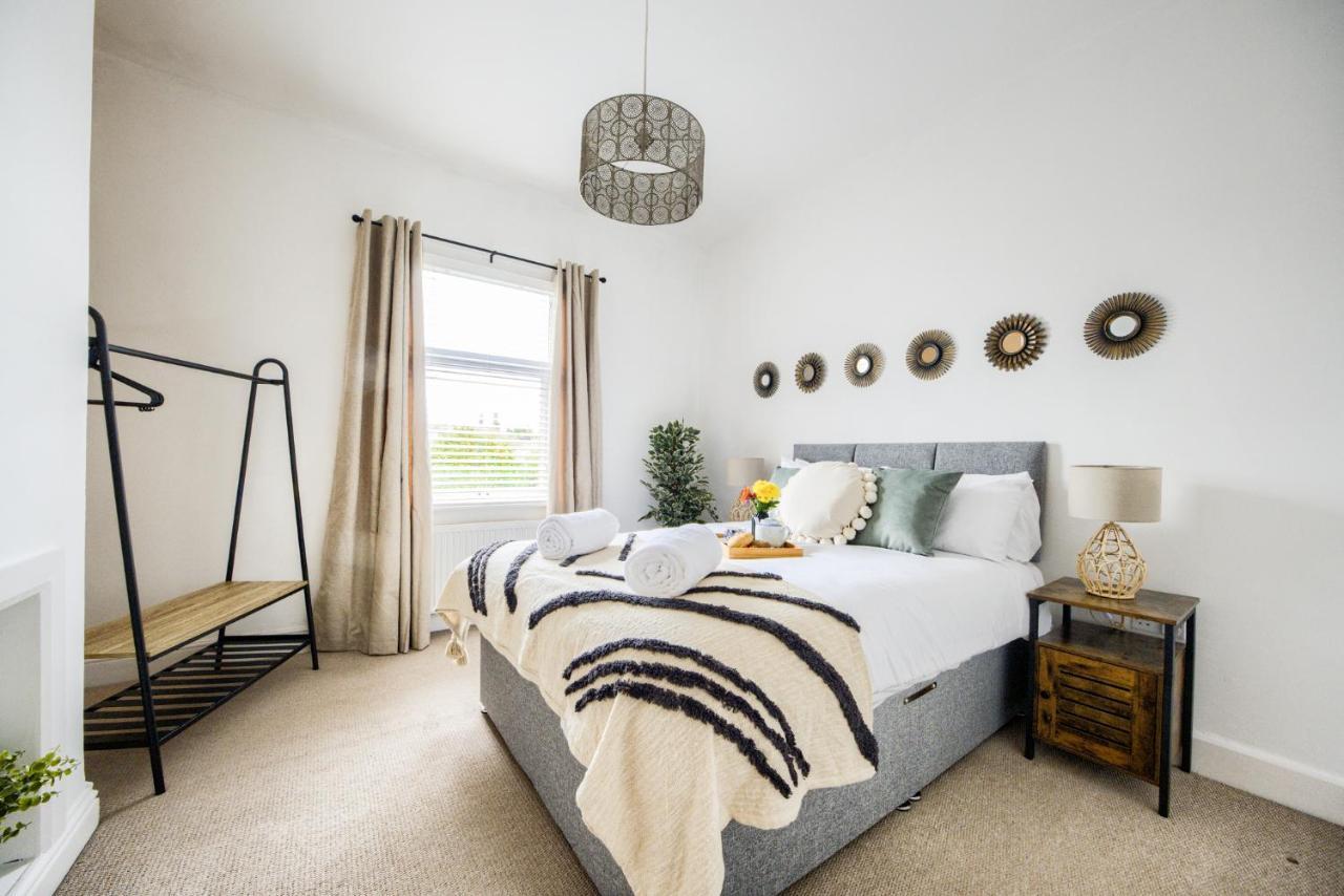 Coventry Fashionable House, City Centre, Free Parking, Sleeps 4, By Empower Homes Esterno foto