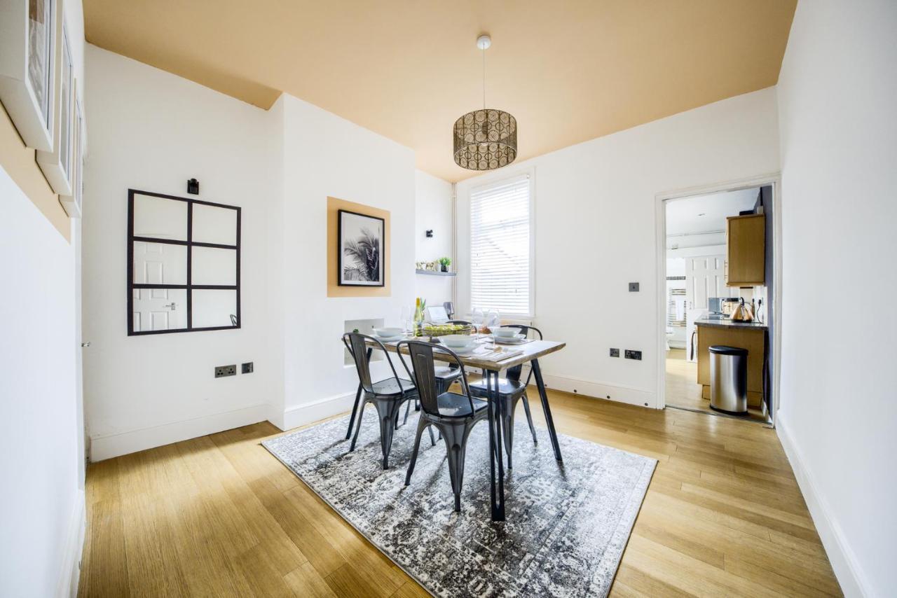 Coventry Fashionable House, City Centre, Free Parking, Sleeps 4, By Empower Homes Esterno foto