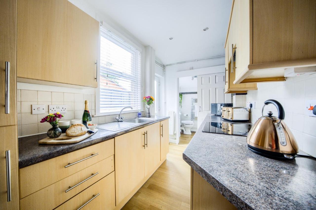 Coventry Fashionable House, City Centre, Free Parking, Sleeps 4, By Empower Homes Esterno foto